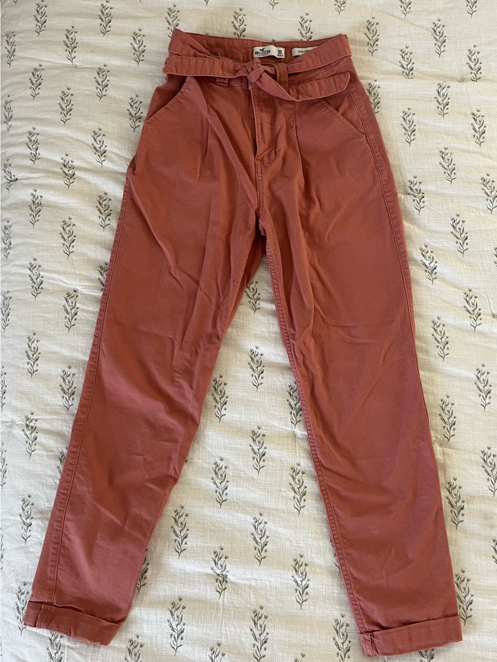 Hollister Women's Paperbag Waist Chinos in Dusty Rose